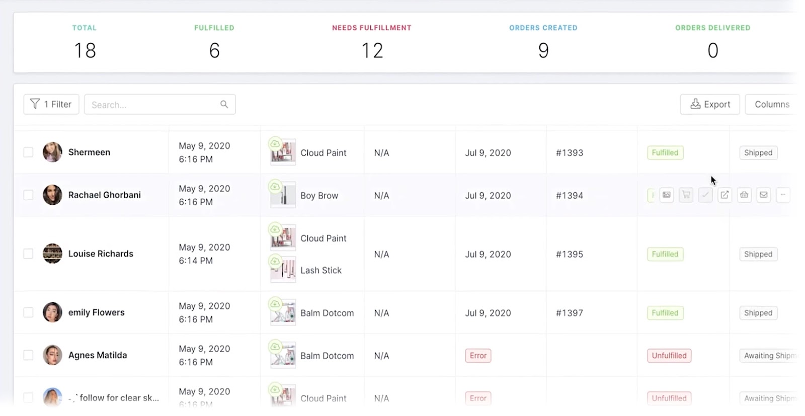 a list of influencers shown on 咧嘴笑's dashboard
