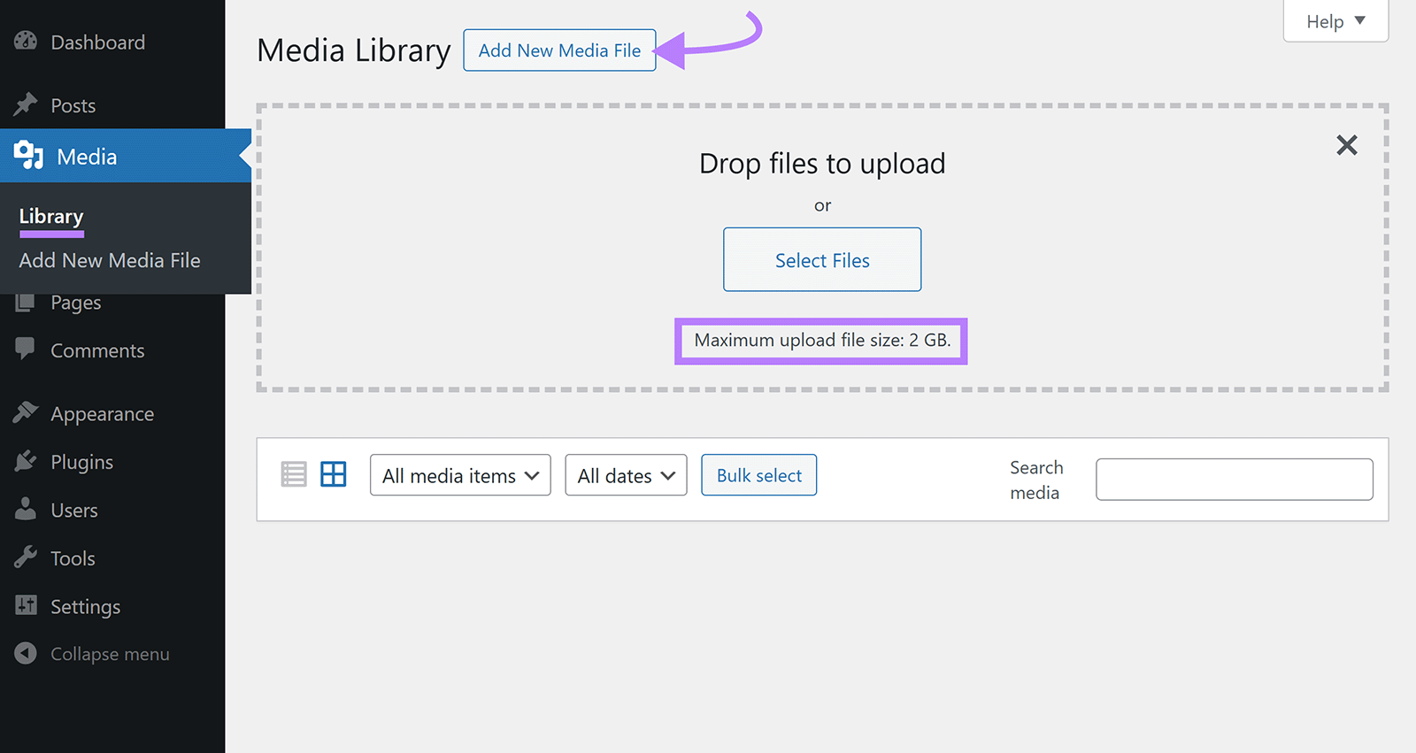 WordPress admin dashboard with 媒体报道 Library page open, 添加新媒体文件 button clicked, and Maximum upload file size limit highlighted.